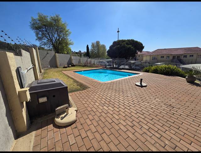2 BEDROOM SECTIONAL TITLE FOR SALE IN MEYERSDAL